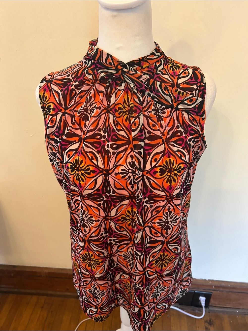 Worthington Sleeveless Orange Pink Patterned blouse Size M EUC